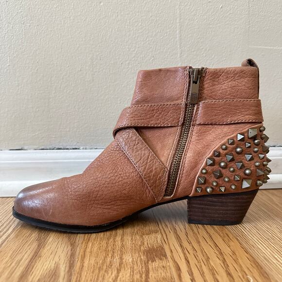 Vince Camuto Biker Marcin Grunge Brown Leather Moto Ankle Boots Studded Women 8B - Picture 4 of 15